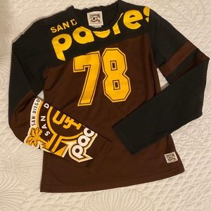 Padres’ Shirt